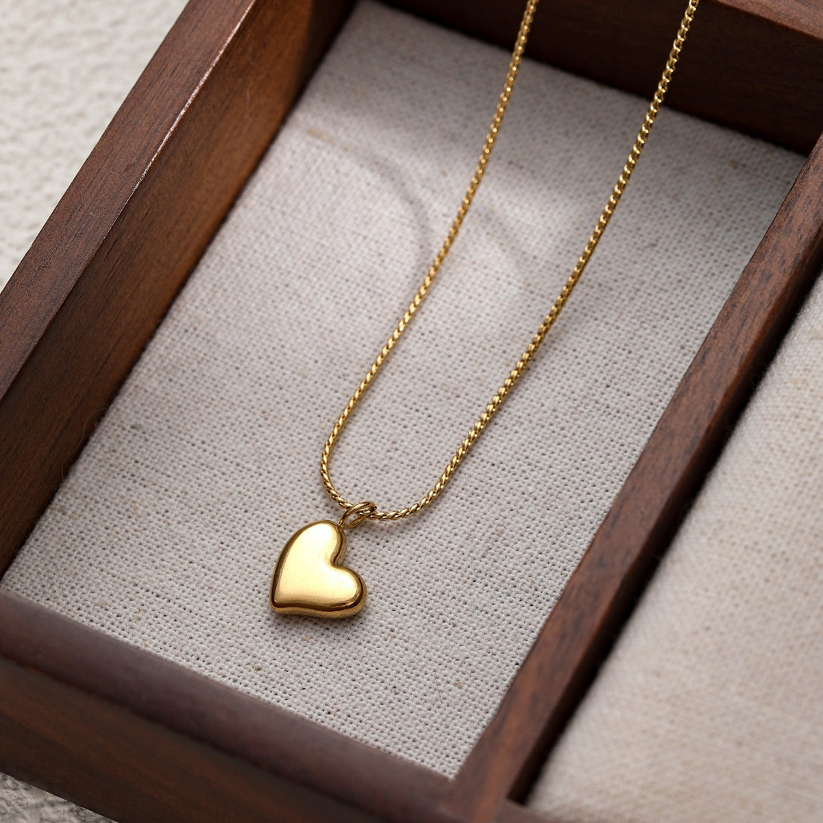 Minimalist Heart Pendant Choker Necklace
