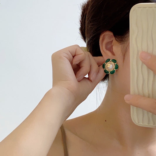 18K Chanel Emerald Petals Earrings