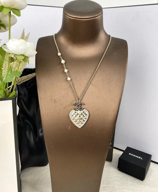 18K Chanel Heart Necklace