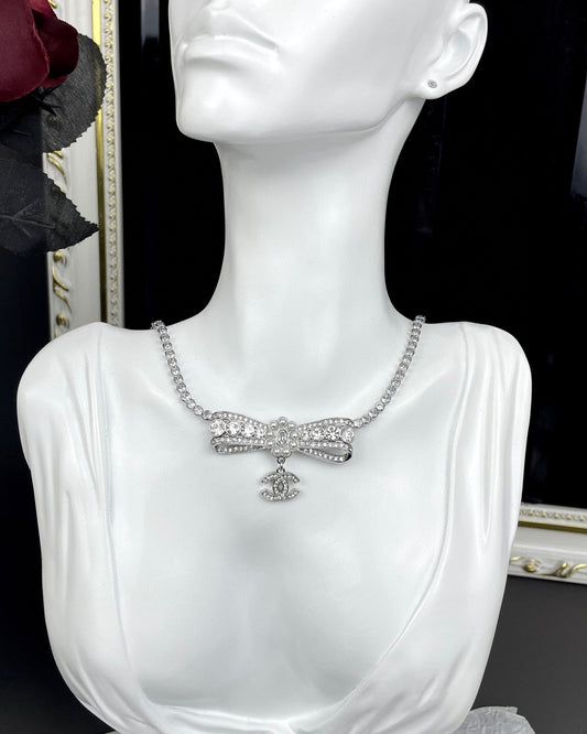18K Chanel Diamonds Bow Tie Necklace