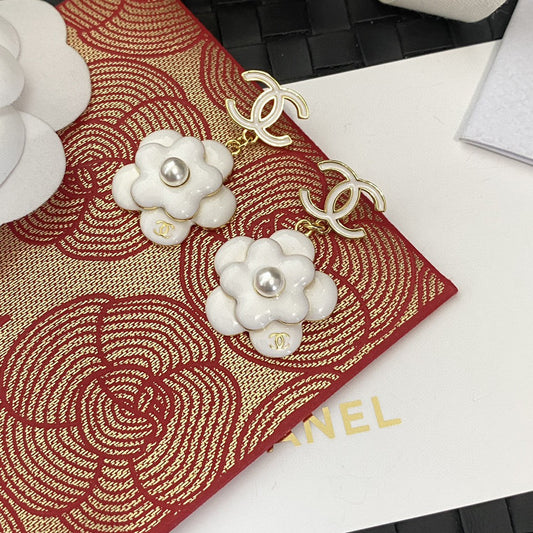 18K Chanel Flower Pearl Earrings