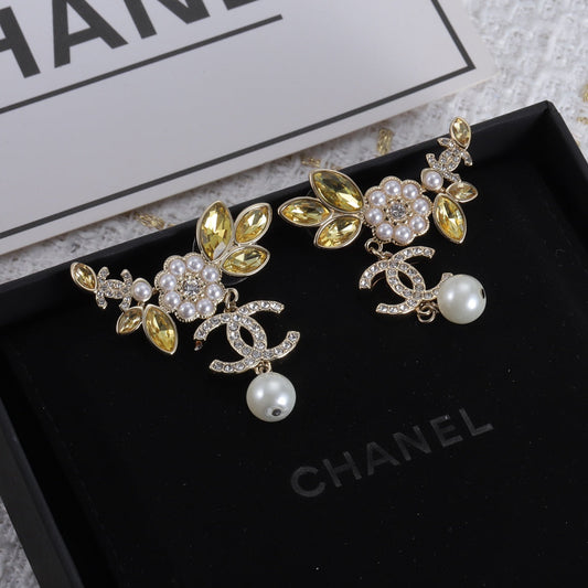 18K Chanel Flower Crystals Earrings