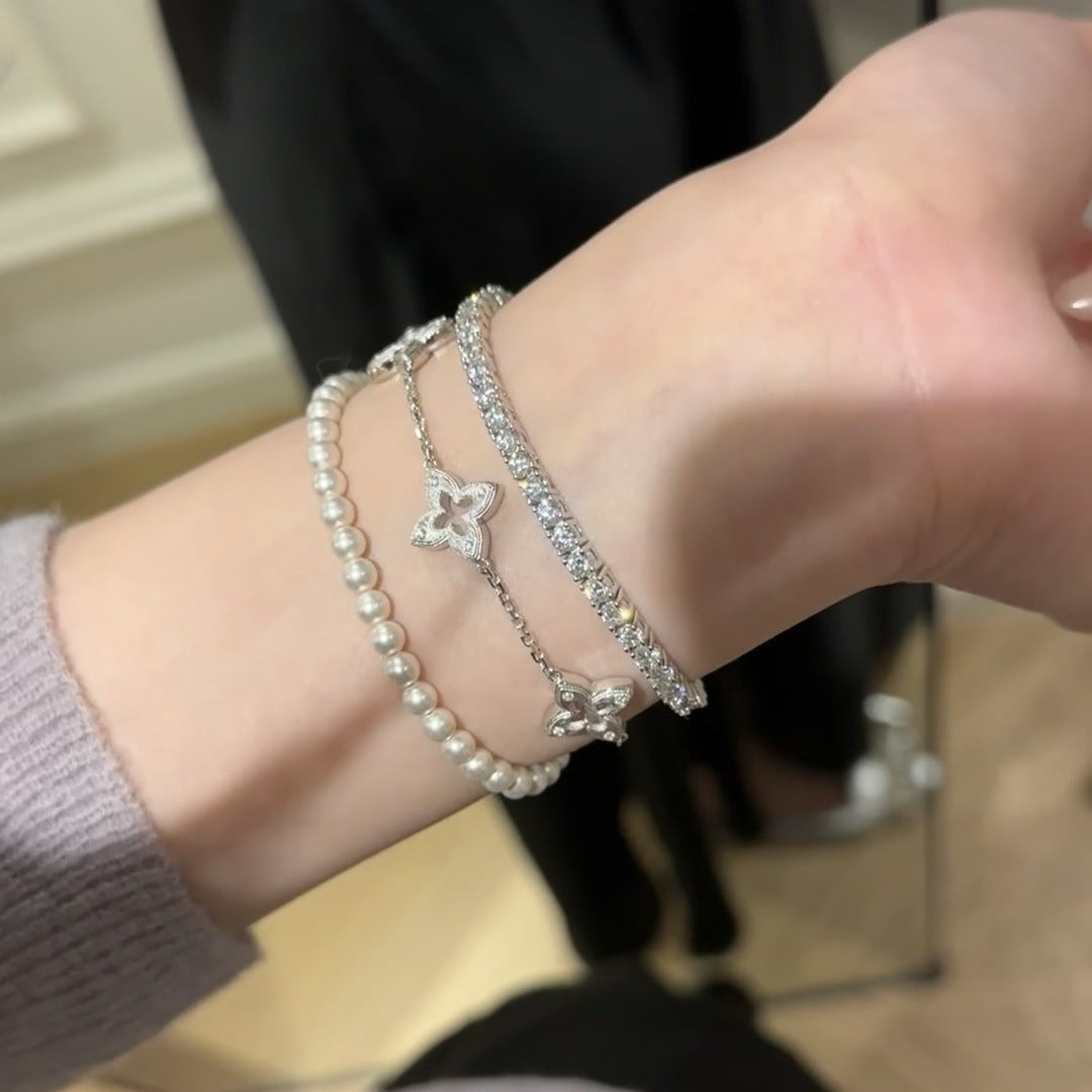 Hollow Four-Leaf Clover Bracelet ¨C Brushed Finish