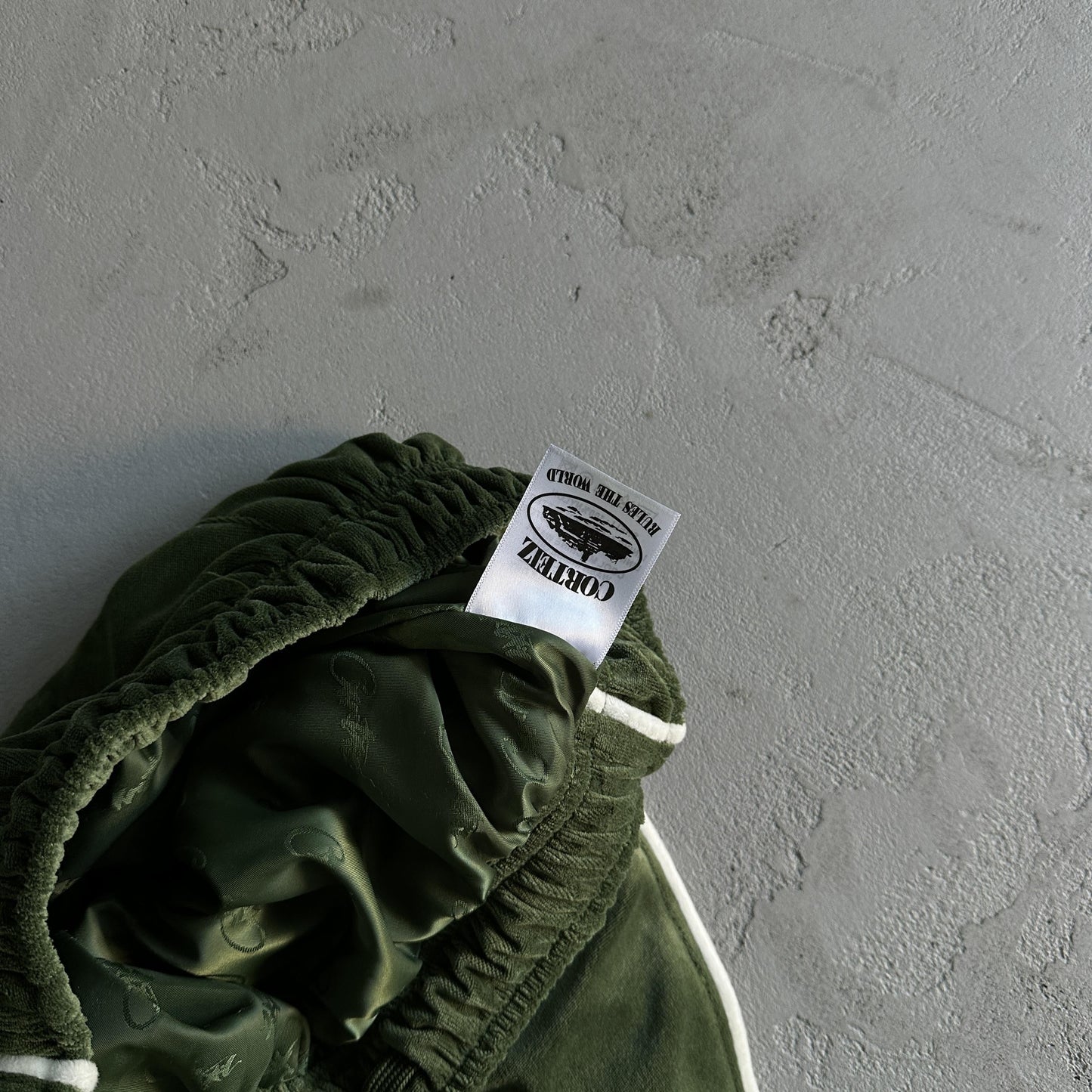 Corteiz Velvet Trackset Green